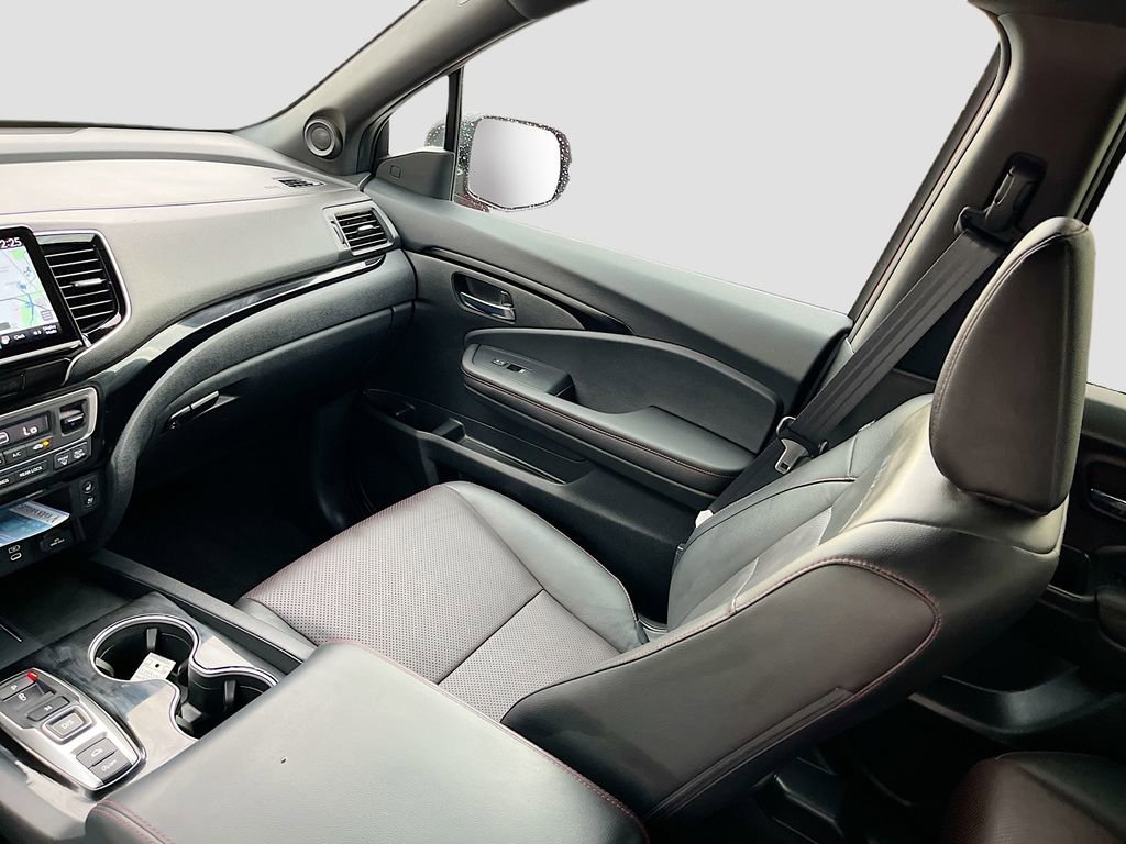Used 2025 Honda Ridgeline Black Edition image 25