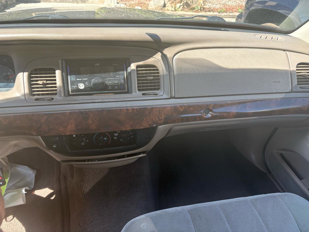 Used 2005 Mercury Grand Marquis GS RWD image 2