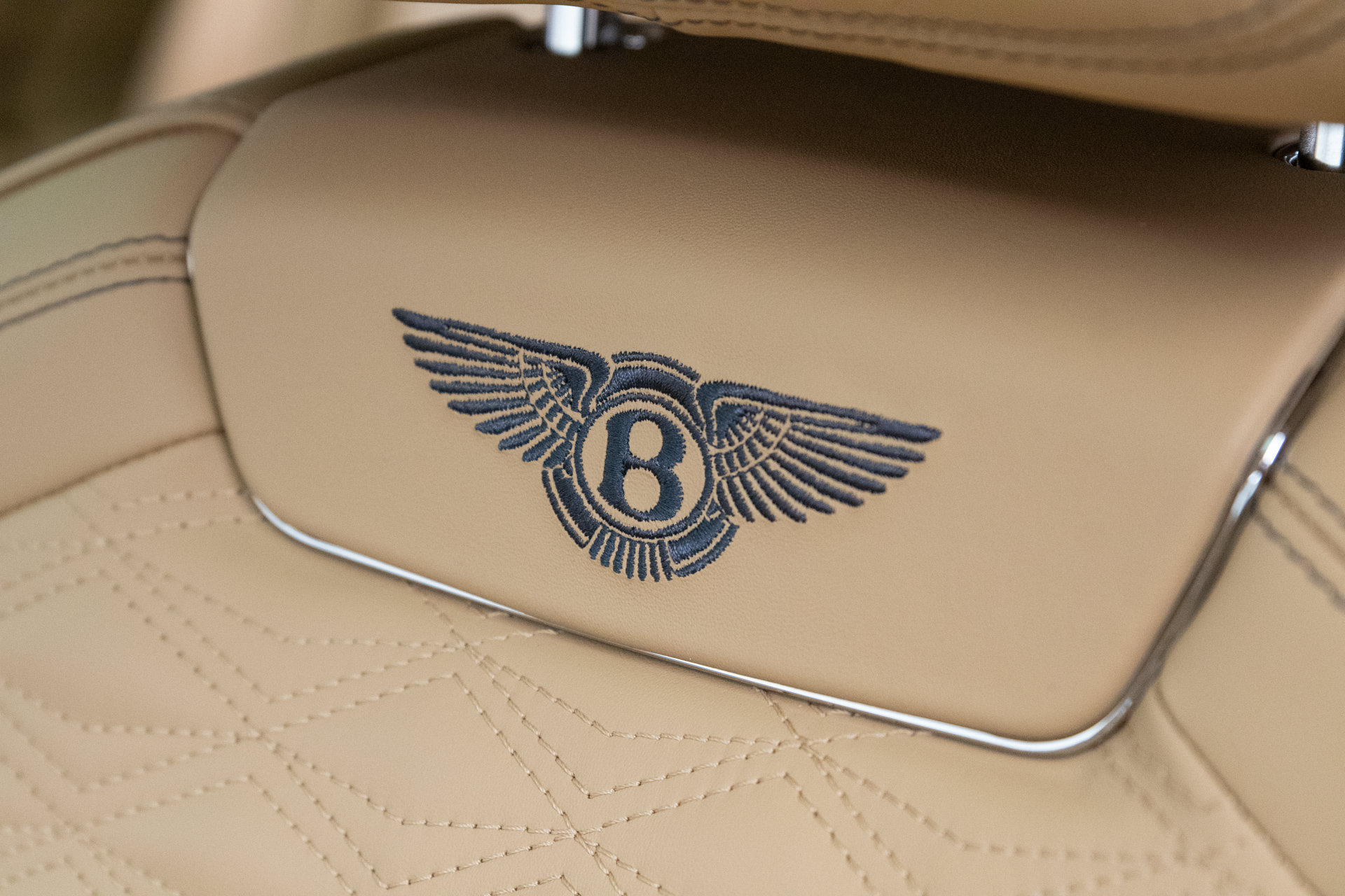 New 2026 Bentley Flying Spur Plug-In Hybrid AWD/4WD image 18