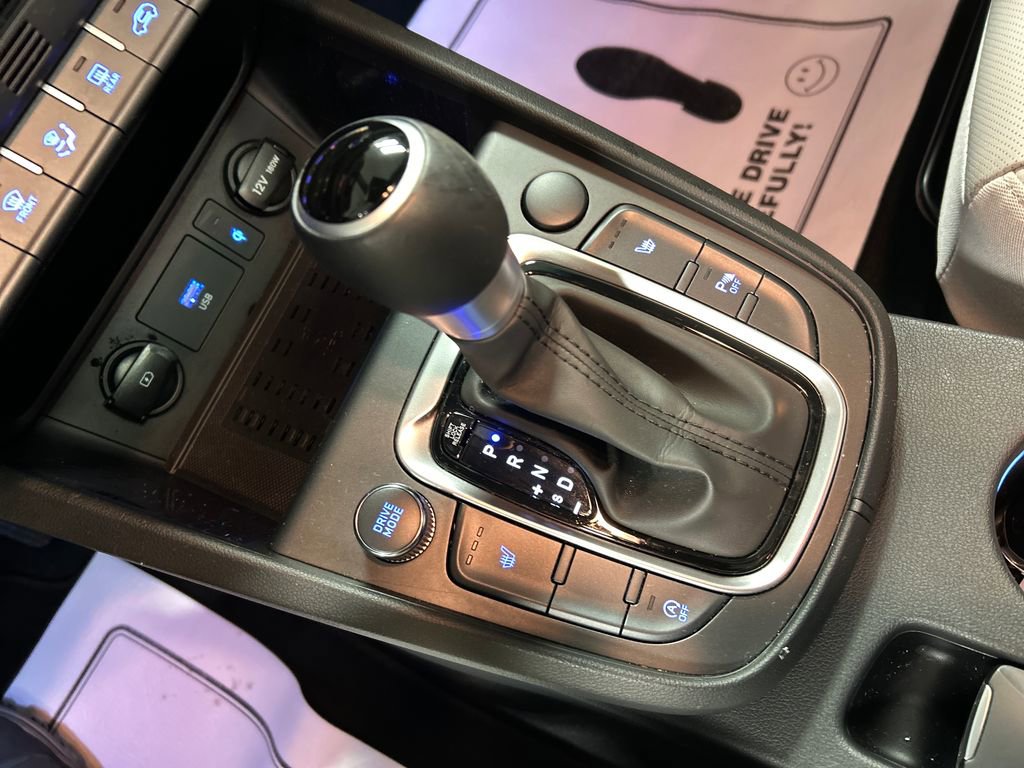 Used 2023 Hyundai Kona Limited image 18