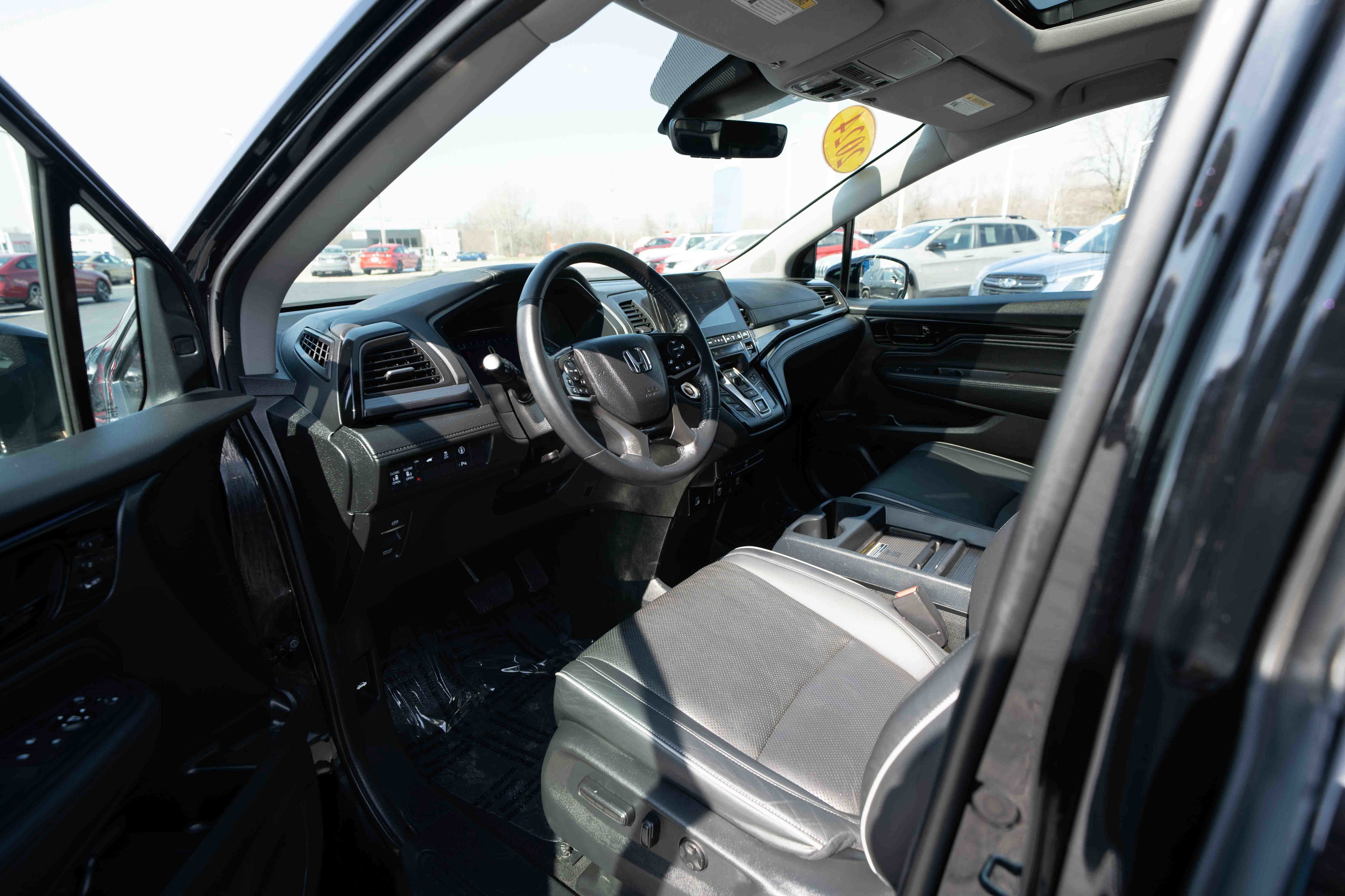Used 2024 Honda Odyssey Elite image 8