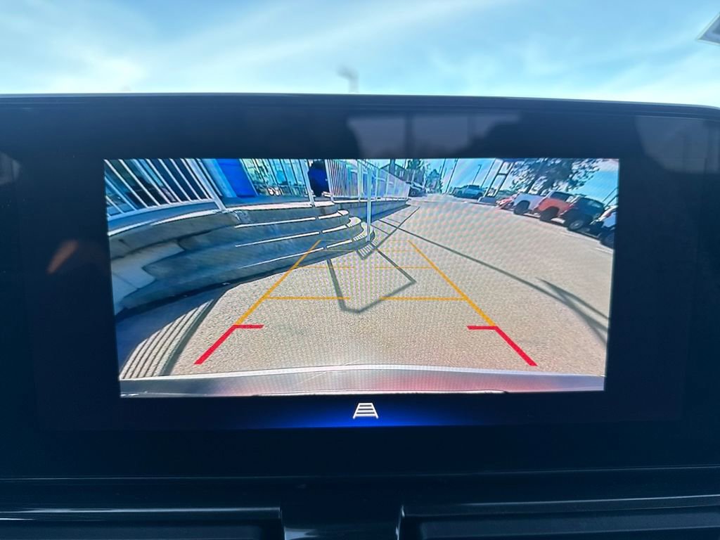 Used 2025 Chevrolet TrailBlazer LT w/ Driver Confidence Package image 20