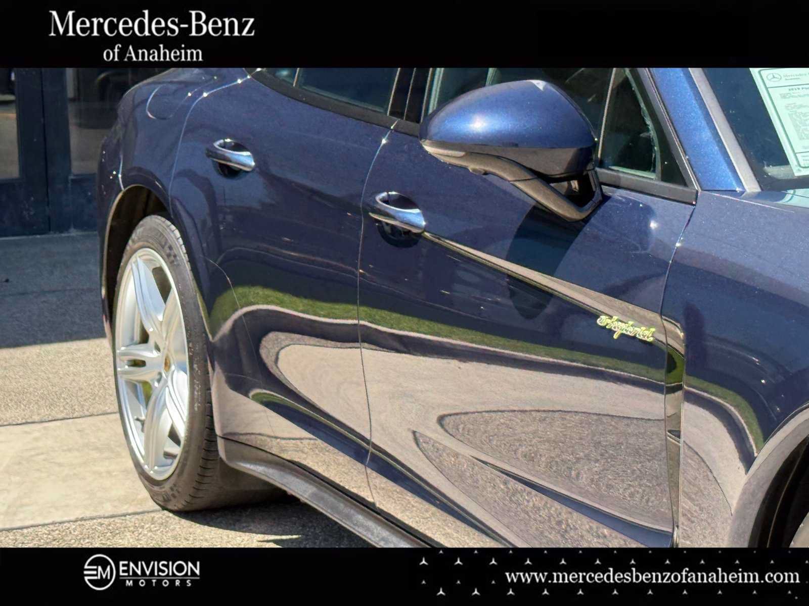 Used 2019 Porsche Panamera 4 AWD/4WD image 9
