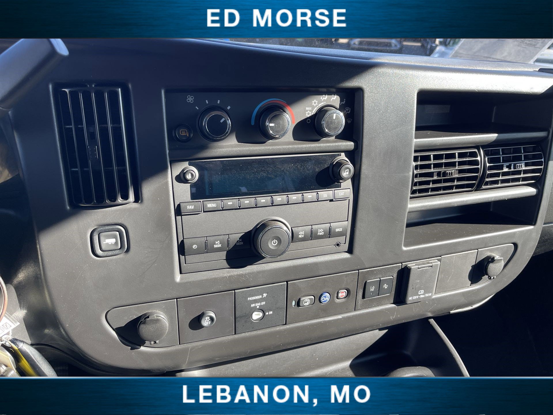 Used 2025 Chevrolet Express 3500 LT w/ LT Preferred Equipment Group image 5