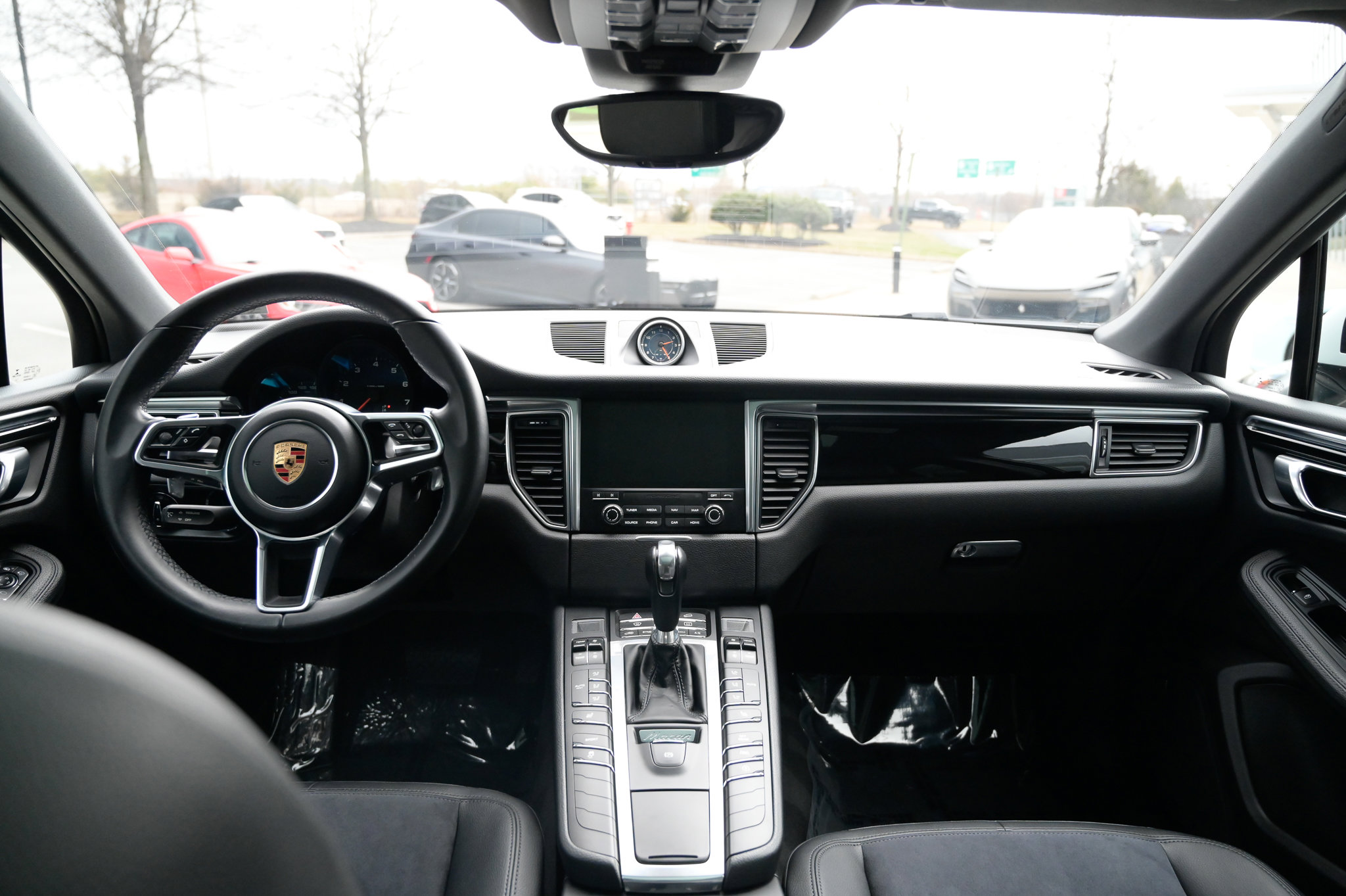Used 2018 Porsche Macan AWD/4WD image 42