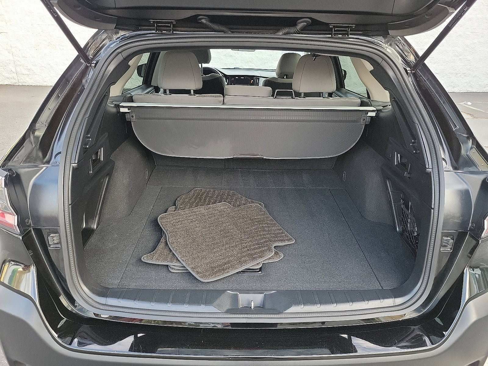 Used 2023 Subaru Outback Premium image 19