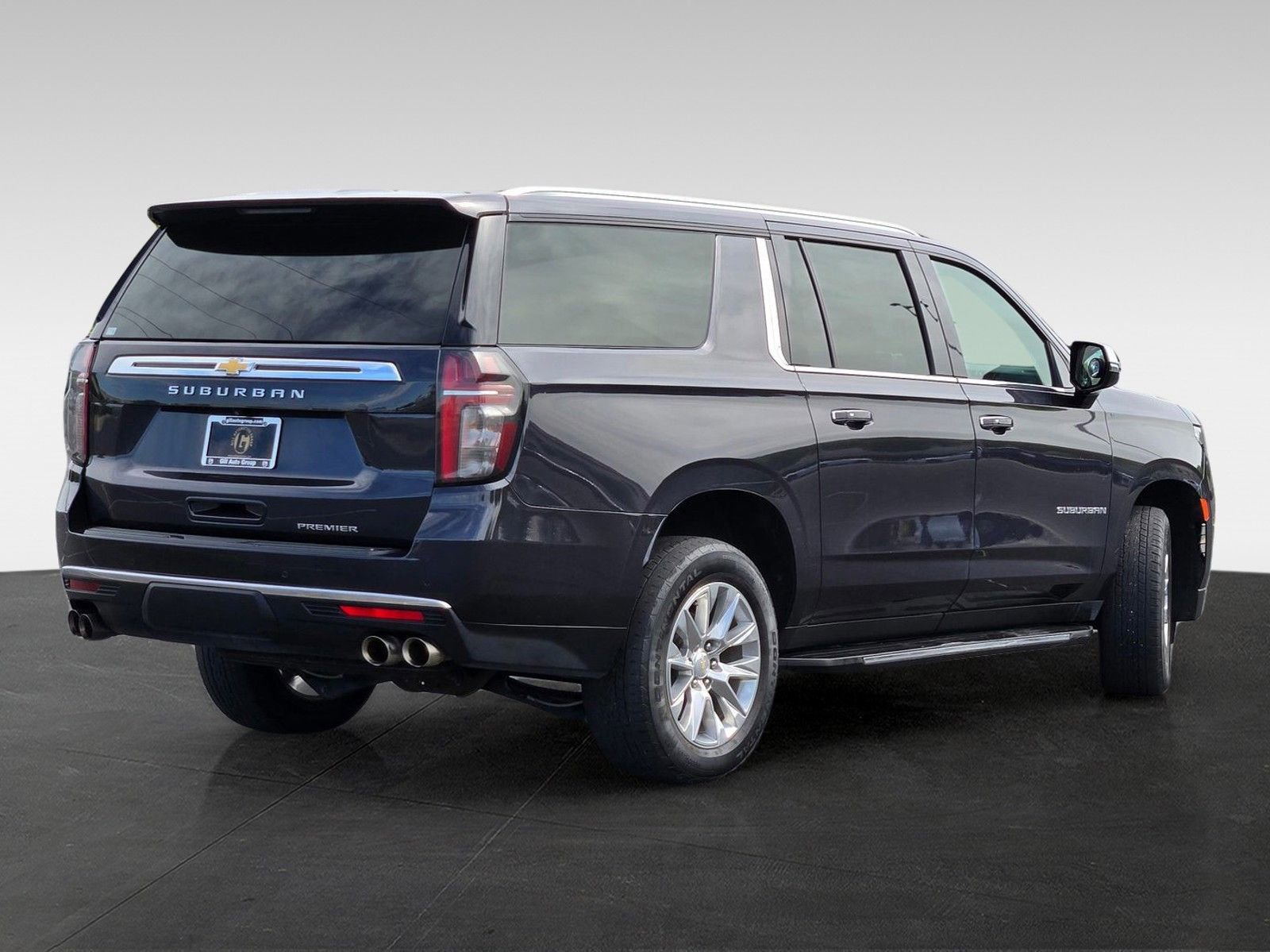 Used 2023 Chevrolet Suburban Premier AWD/4WD image 4