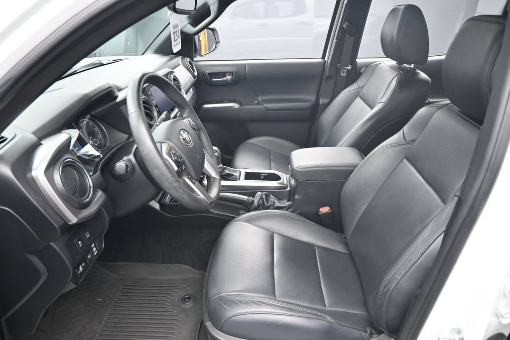 Used 2023 Toyota Tacoma Limited AWD/4WD image 11