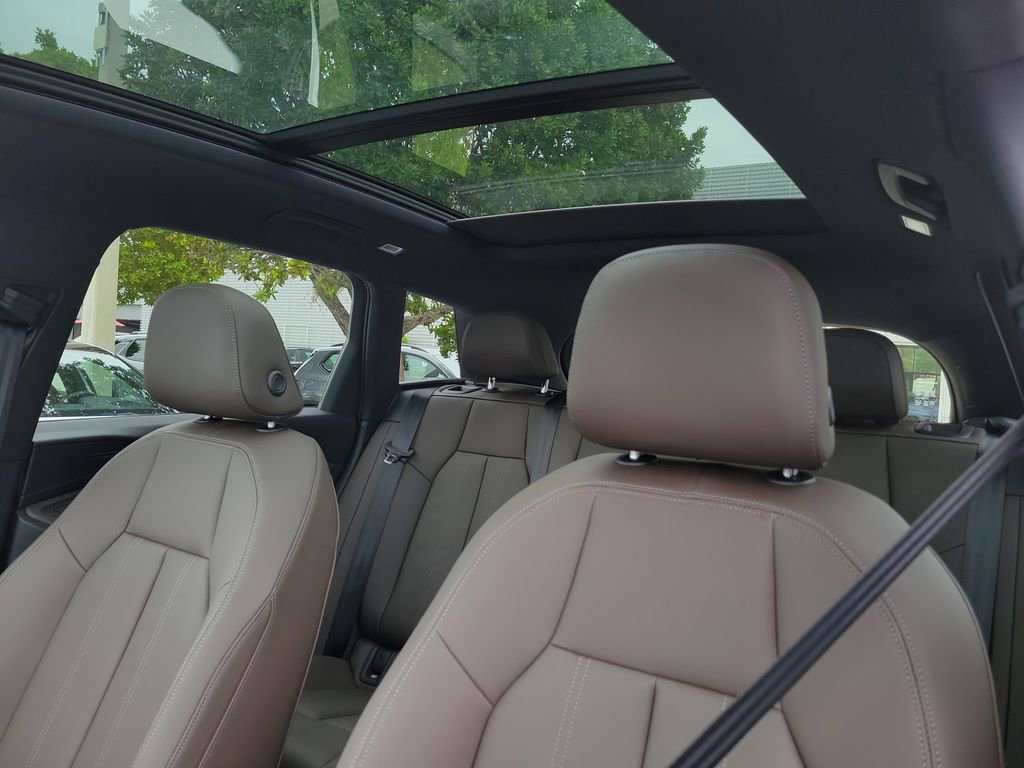 New 2025 Audi Q6 e-tron Premium image 16