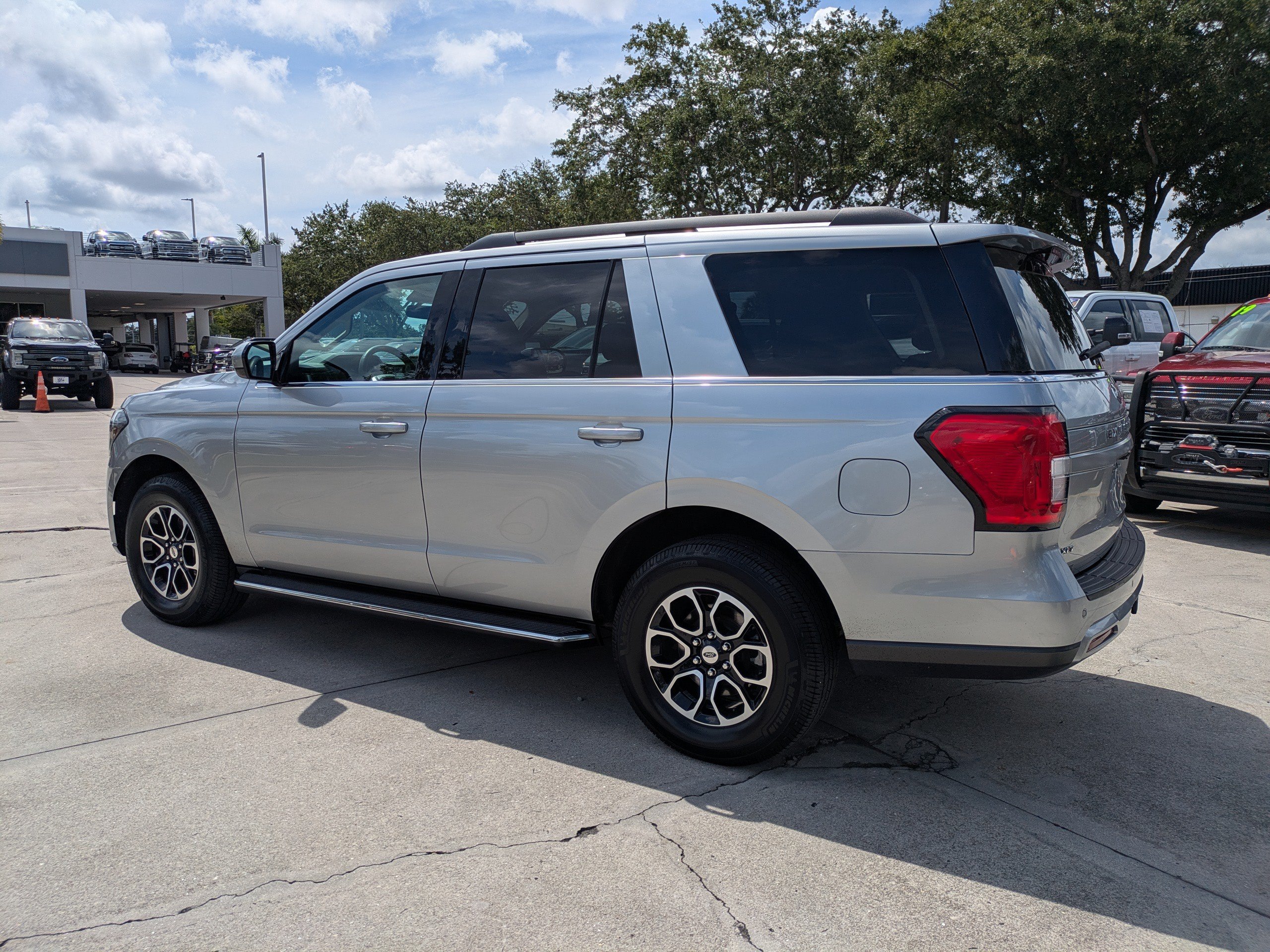 Certified 2022 Ford Expedition XLT AWD/4WD image 9