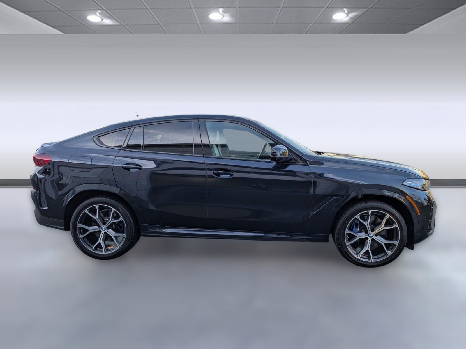 Certified 2024 BMW X6 M60i w/ Dynamic Handling Package image 8