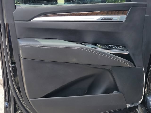 Certified 2025 Cadillac Escalade ESV Sport Platinum w/ LPO, Floor Liner Package AWD/4WD image 15