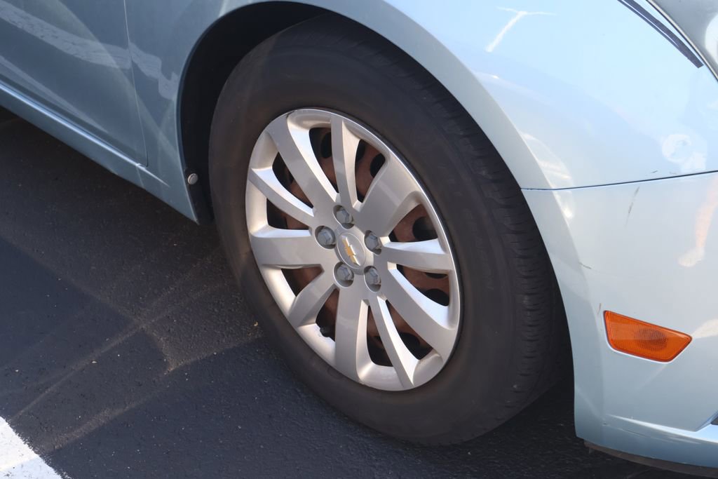 Used 2011 Chevrolet Cruze LS w/ Connectivity Package FWD image 6