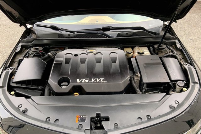 Used 2015 Chevrolet Impala LTZ FWD image 9