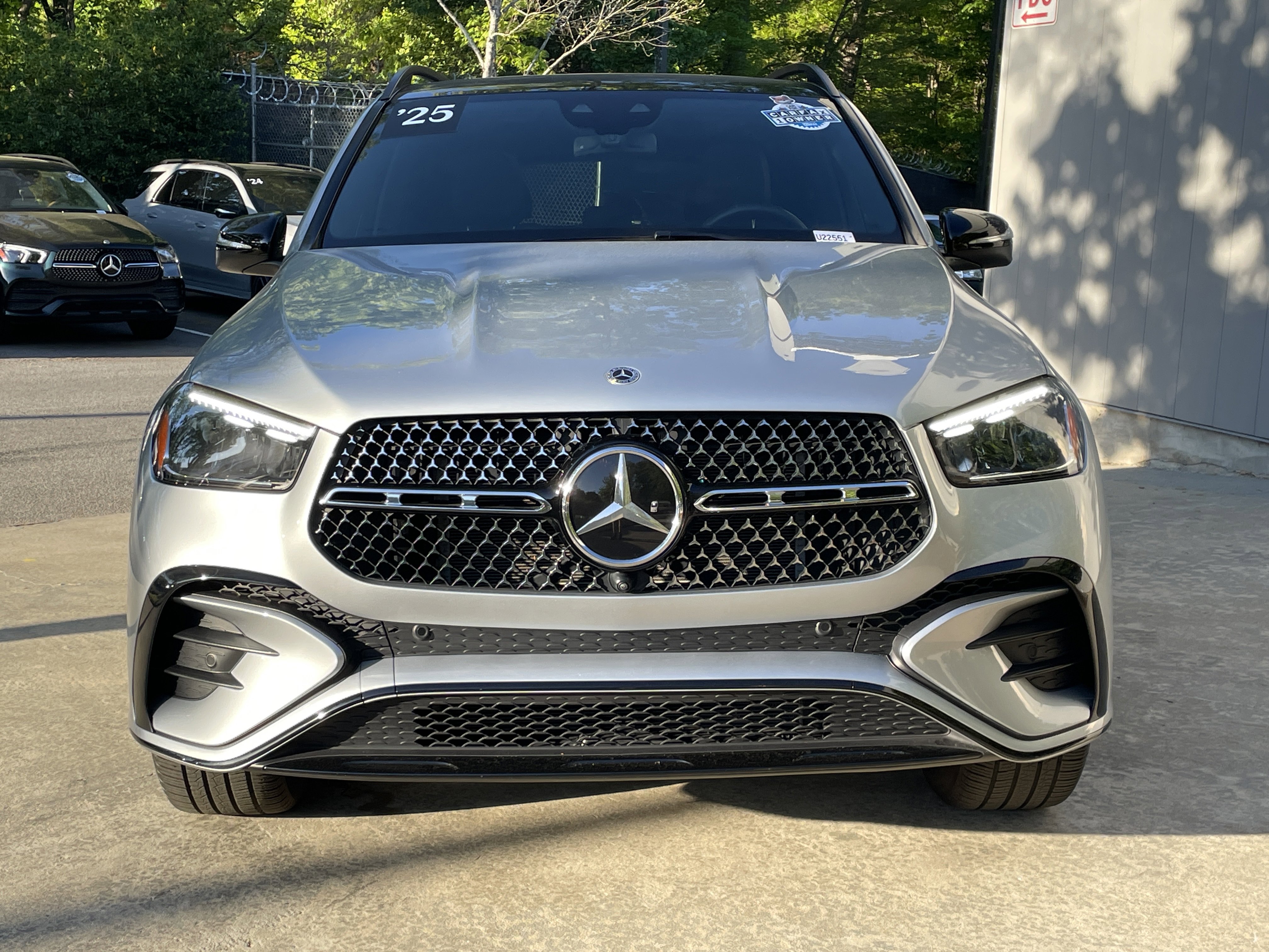 Certified 2025 Mercedes-Benz GLE 450e 4MATIC image 3