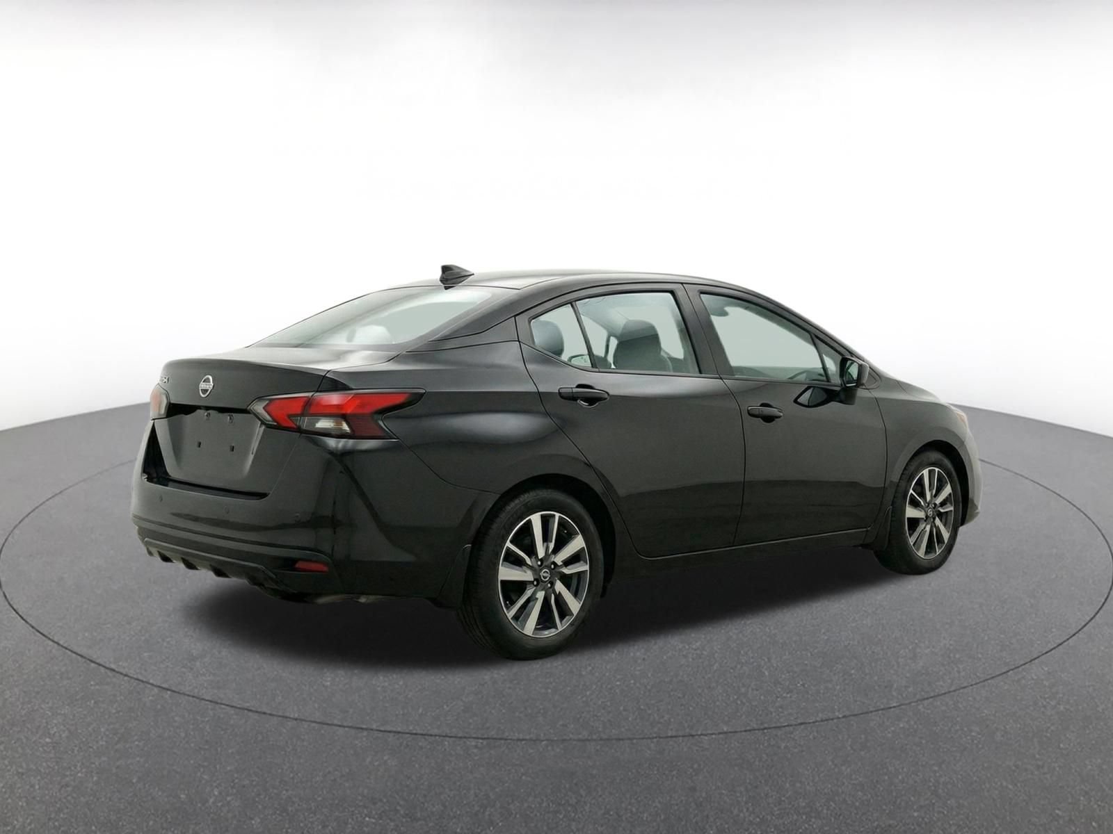 Used 2025 Nissan Versa SV FWD image 11