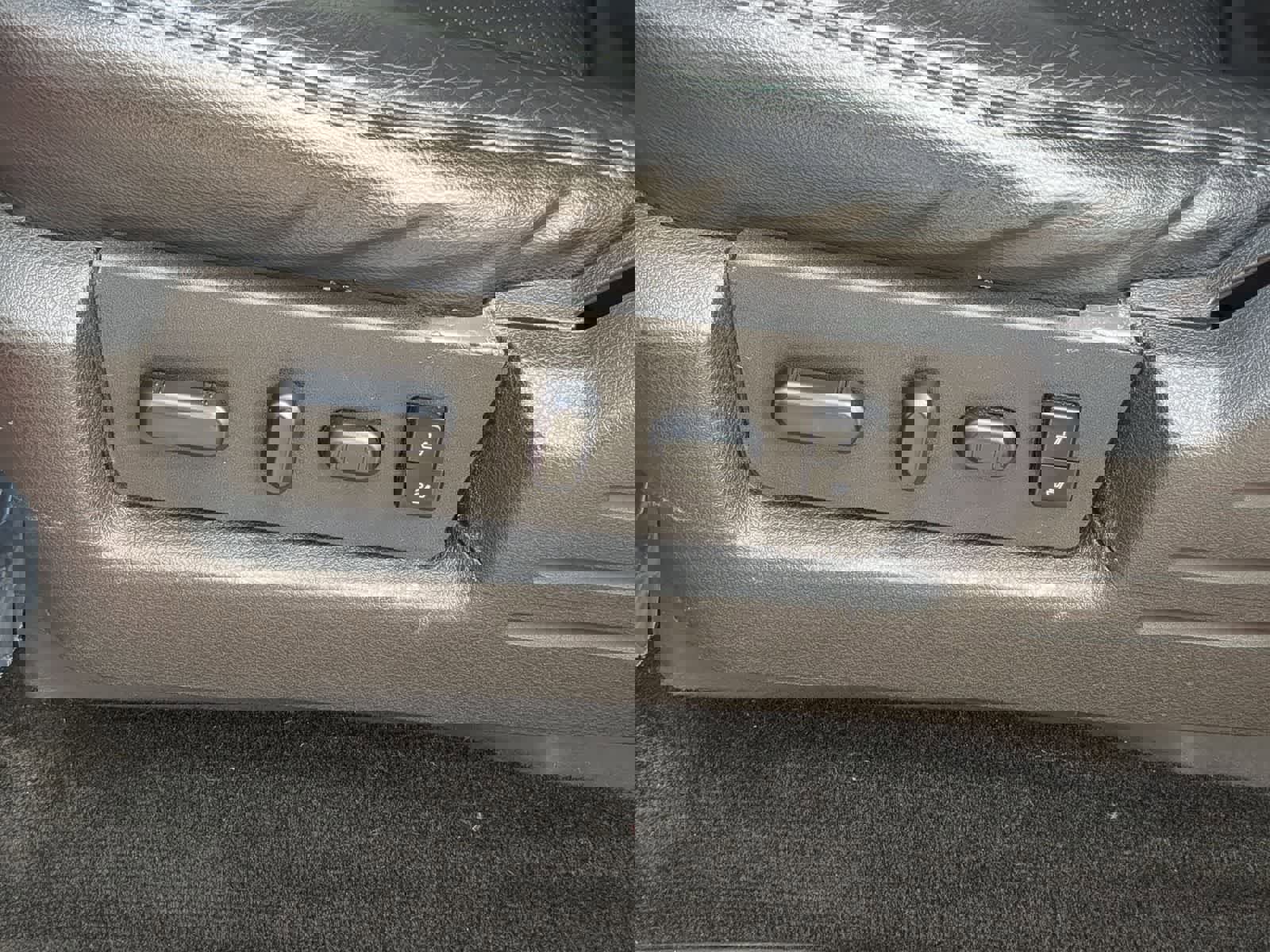 Used 2014 Ford F150 FX4 w/ Equipment Group 402A Luxury image 17