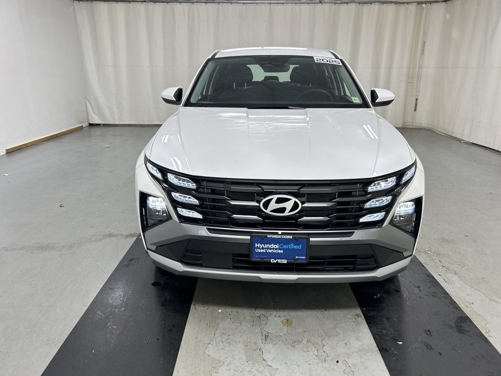 Used 2025 Hyundai Tucson SE AWD/4WD image 3