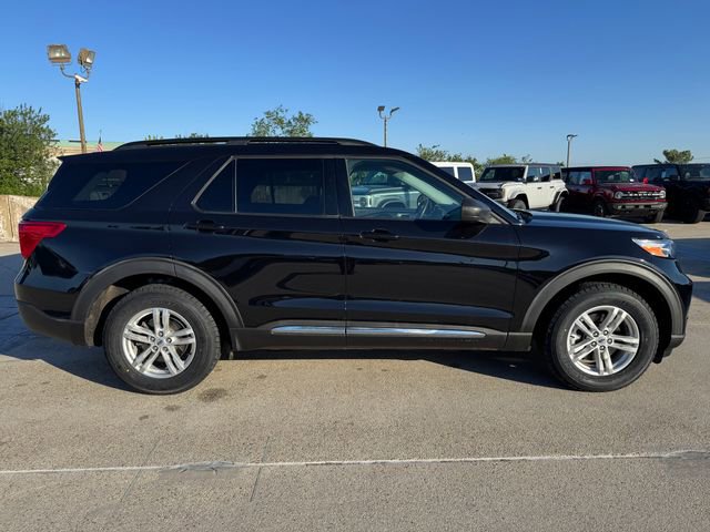 Certified 2023 Ford Explorer XLT w/ Equipment Group 202A AWD/4WD image 4