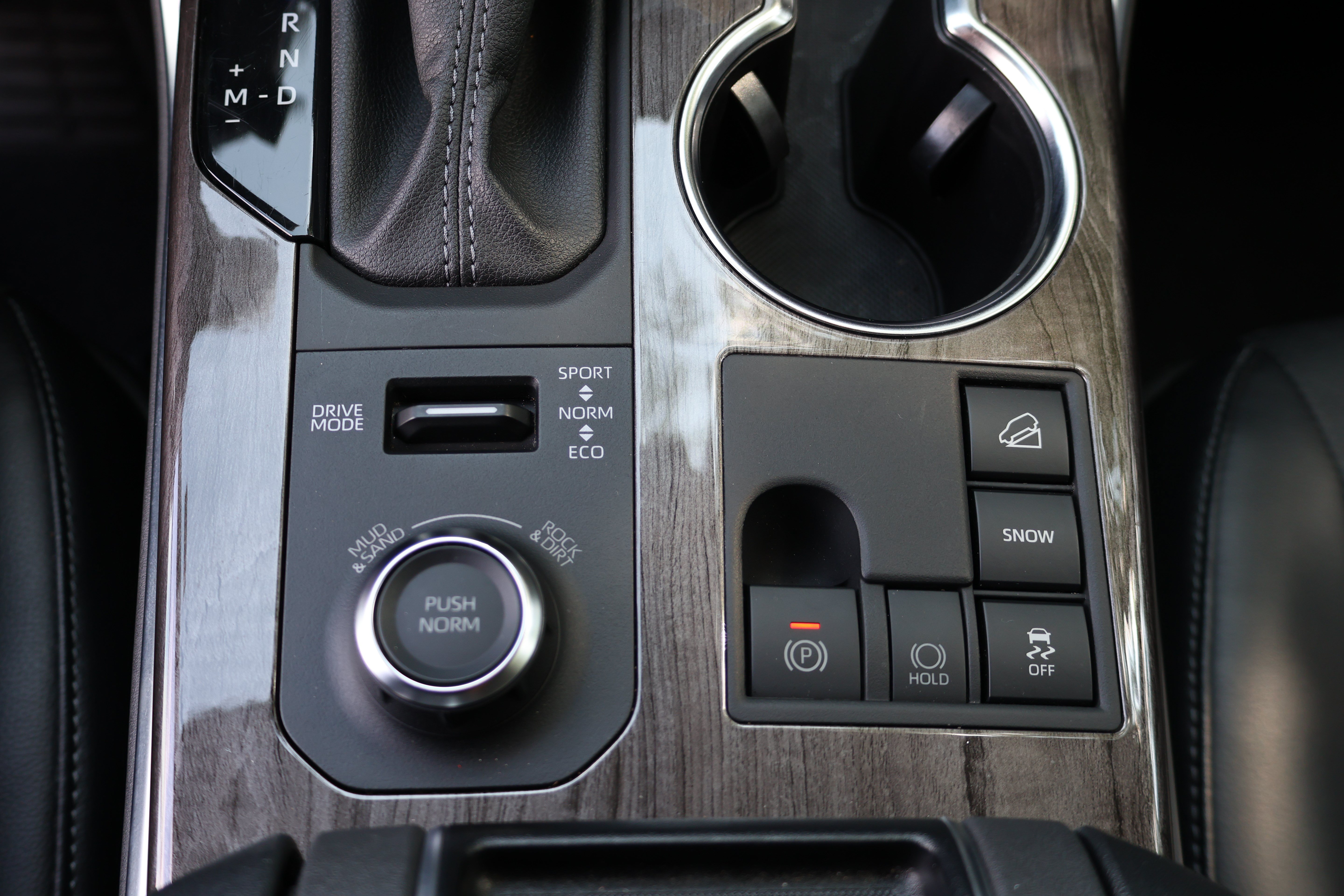Certified 2024 Toyota Highlander Limited AWD/4WD image 36
