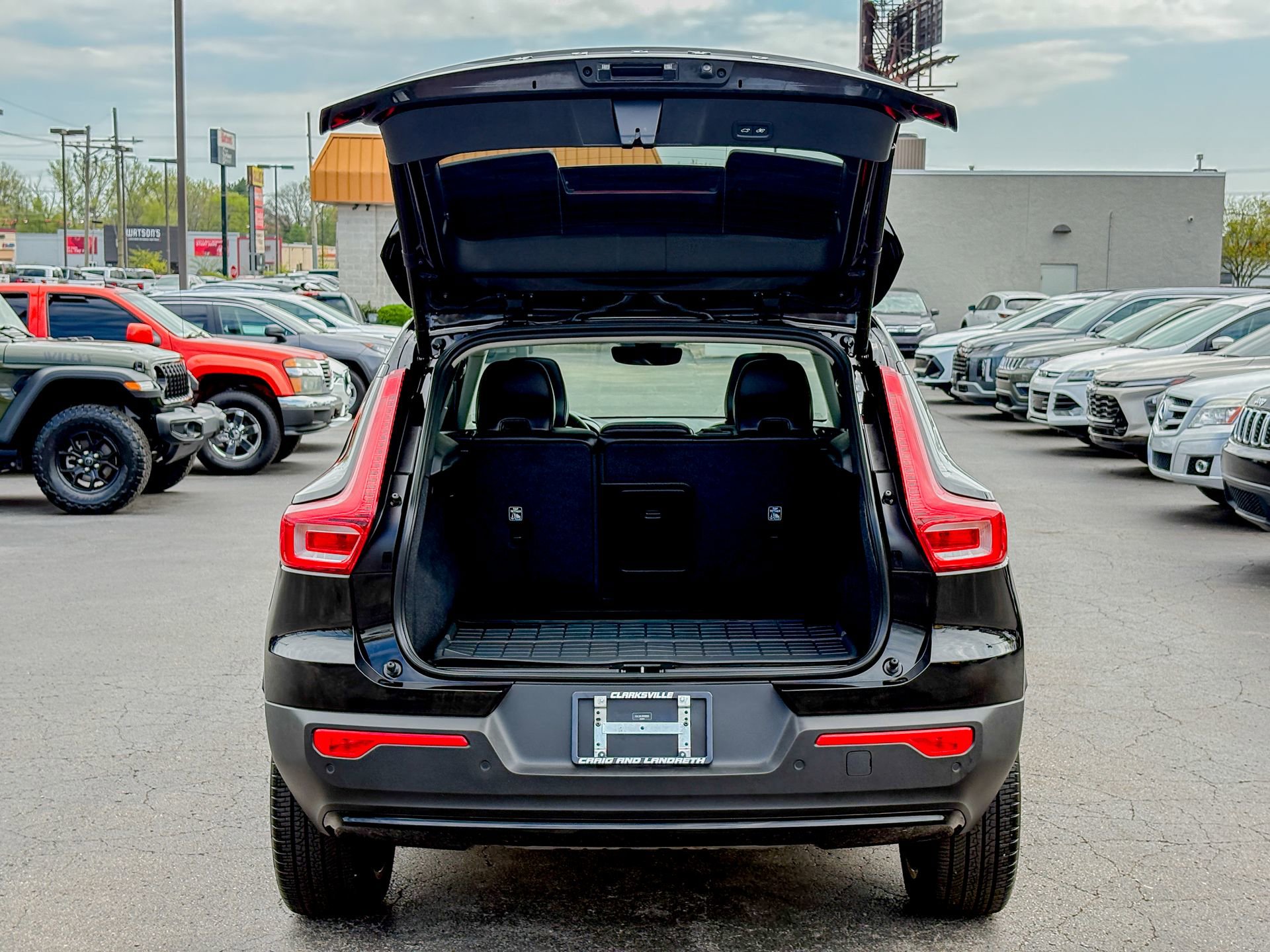 Used 2024 Volvo XC40 B5 Plus w/ Protection Package Premier AWD/4WD image 30