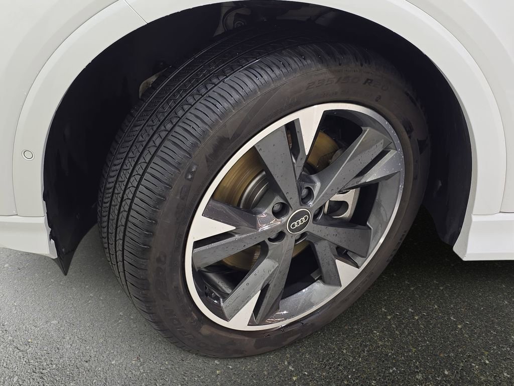 Used 2024 Audi Q4 e-tron Prestige w/ Black Optic Package image 35