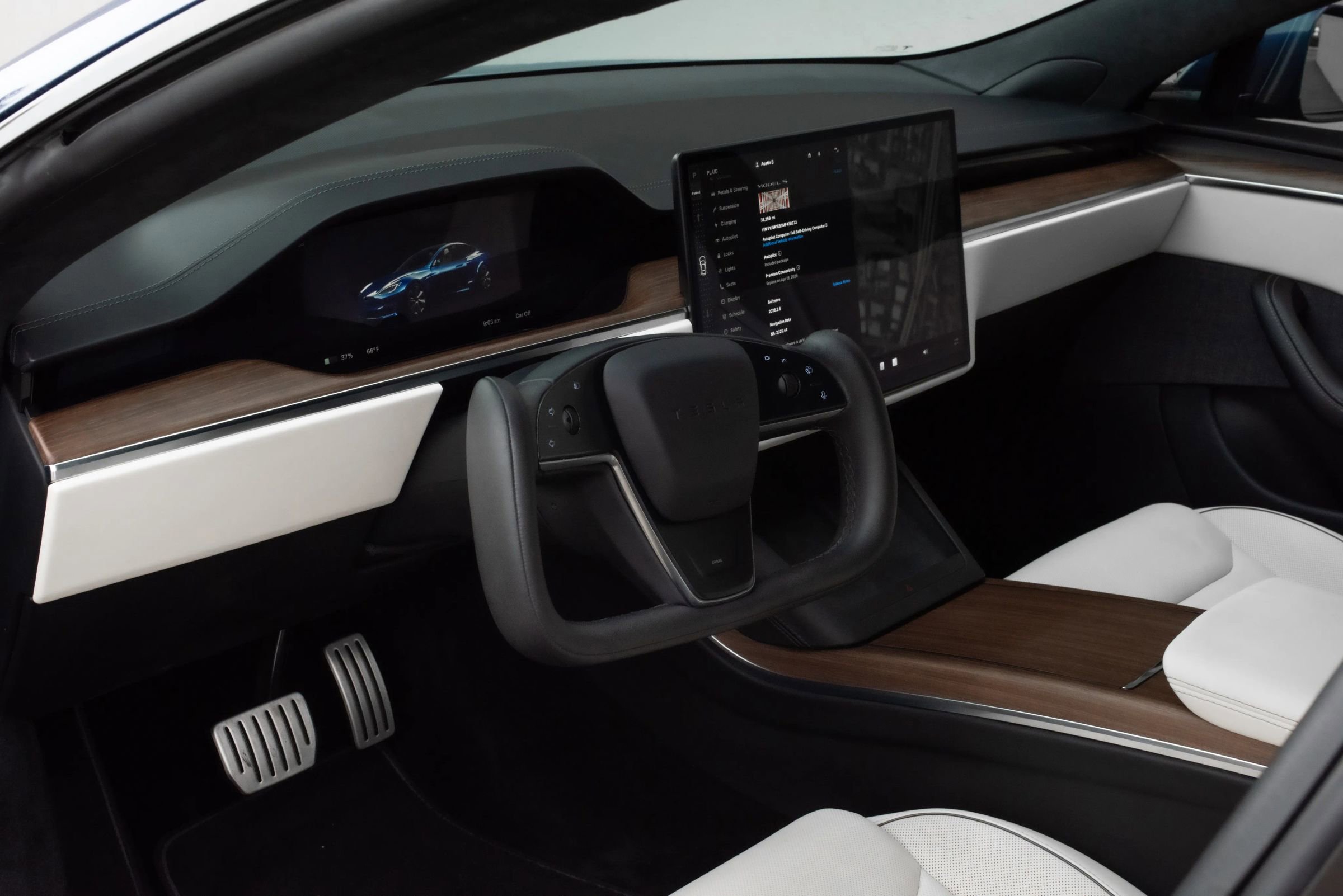 Used 2021 Tesla Model S Plaid image 14