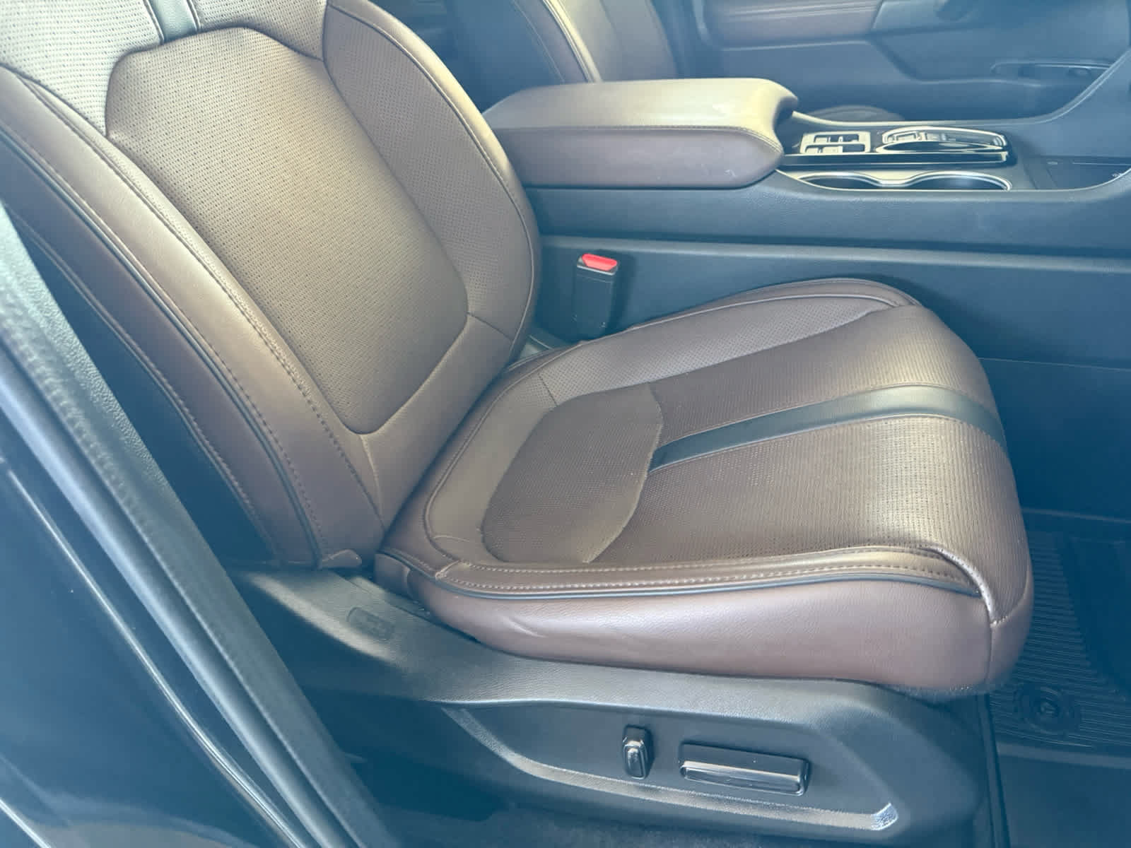 Used 2024 Honda Pilot Elite image 8
