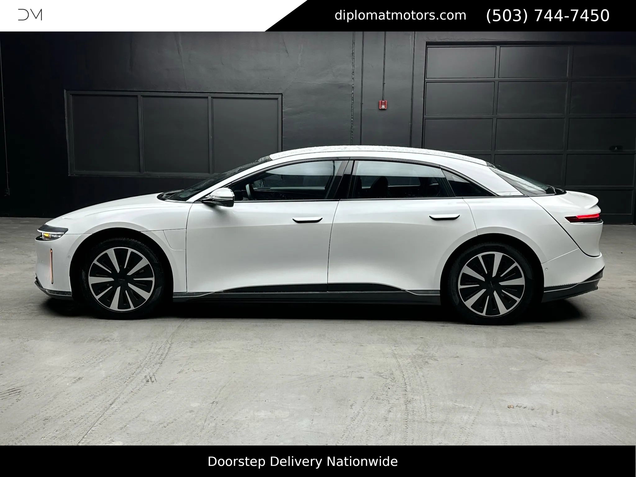 Used 2024 Lucid Air Touring image 3