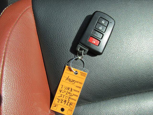 Used 2015 Toyota RAV4 Limited AWD/4WD image 18