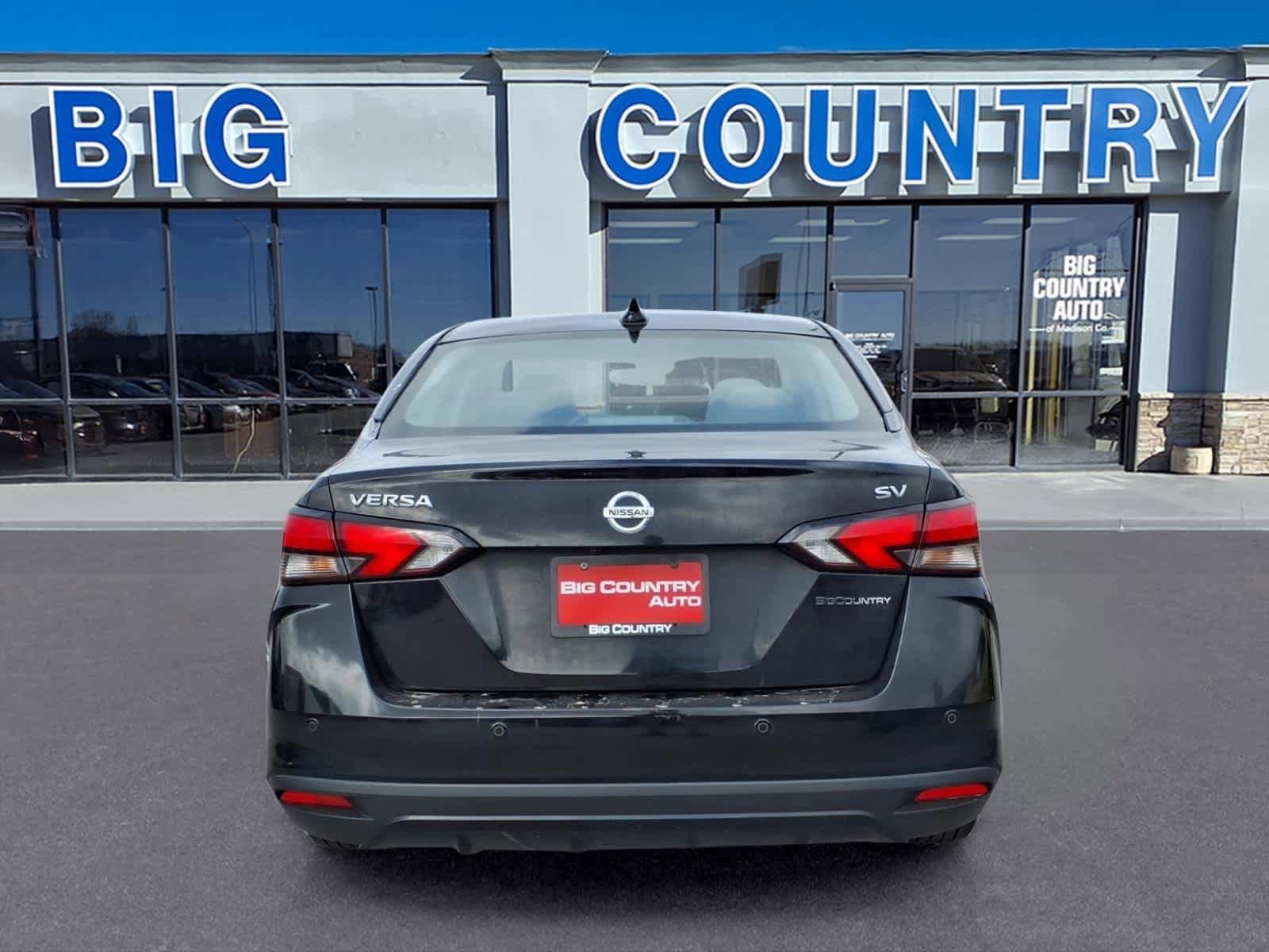 Used 2021 Nissan Versa SV FWD image 3