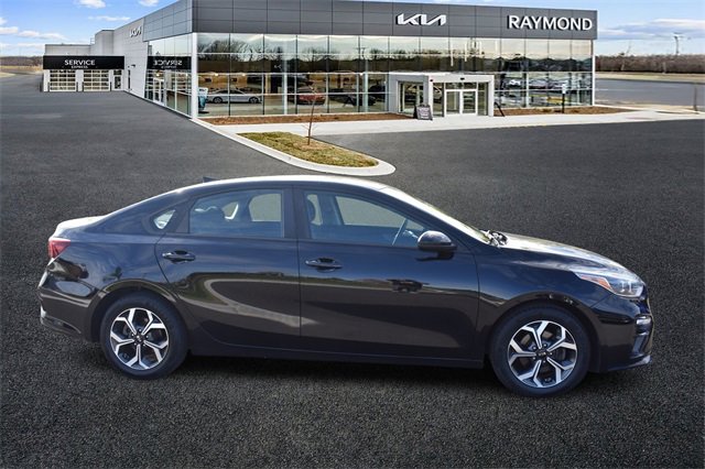 Used 2020 Kia Forte LXS image 2