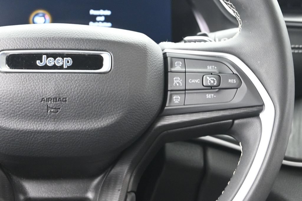 Used 2023 Jeep Grand Cherokee Altitude AWD/4WD image 28