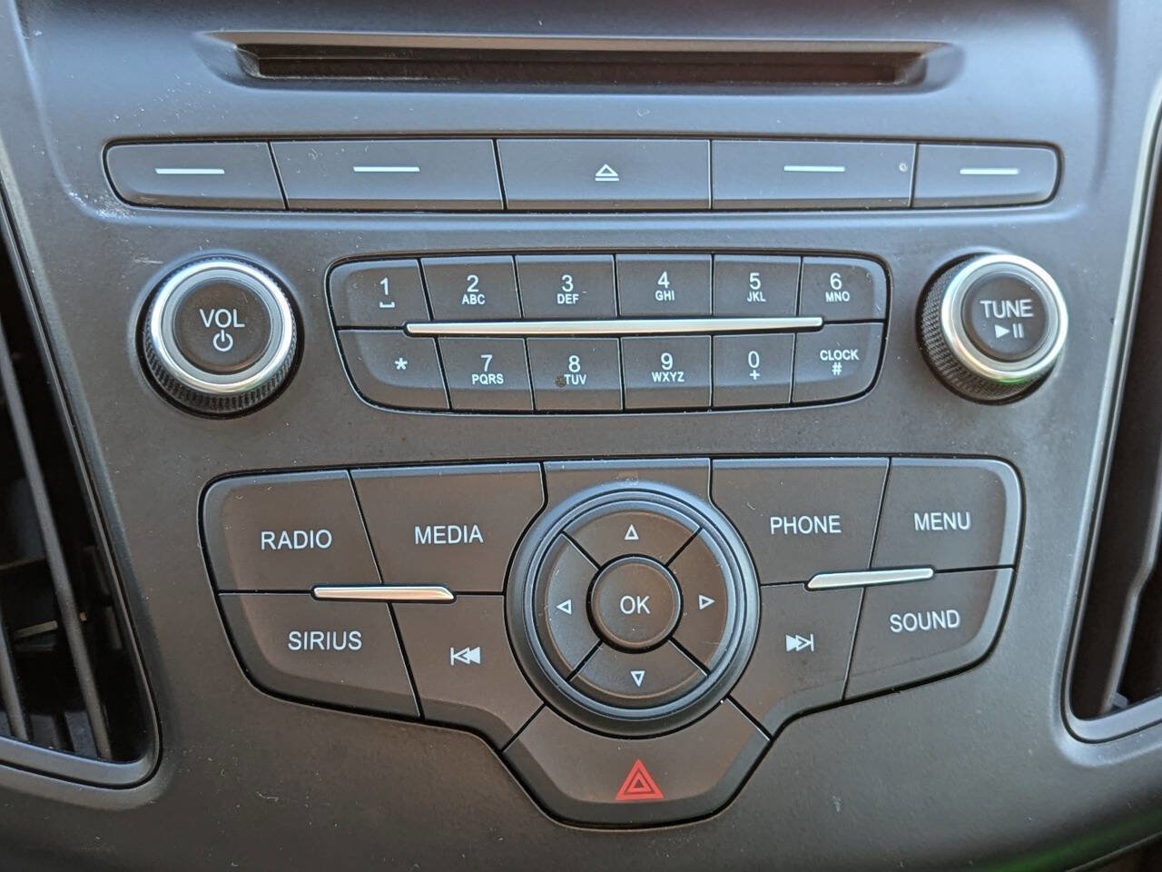 Used 2017 Ford Focus SE image 22