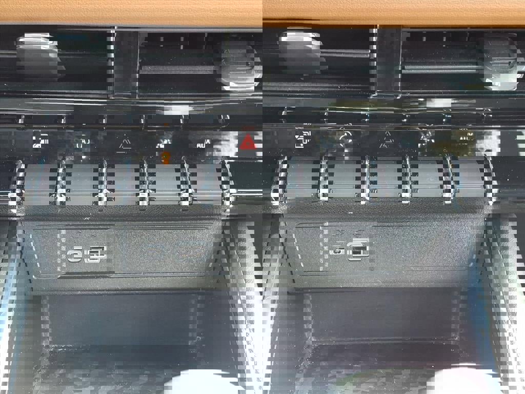 Used 2024 GMC Canyon AT4 w/ Canyon Safety Plus Package image 20