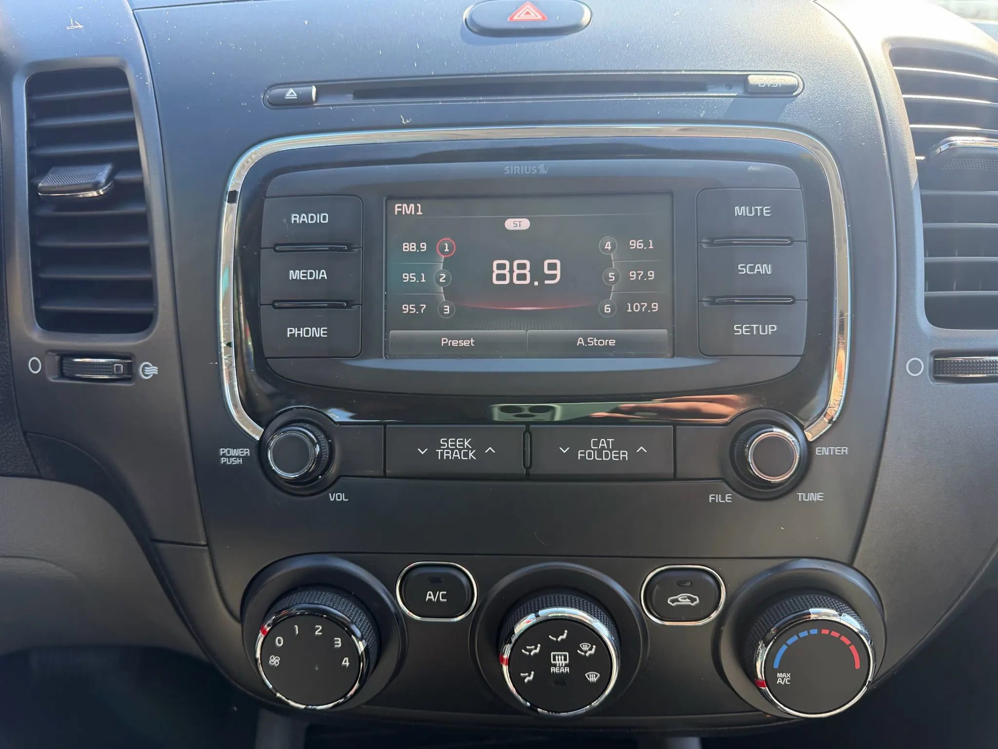 Used 2017 Kia Forte LX w/ LX Popular Package image 14