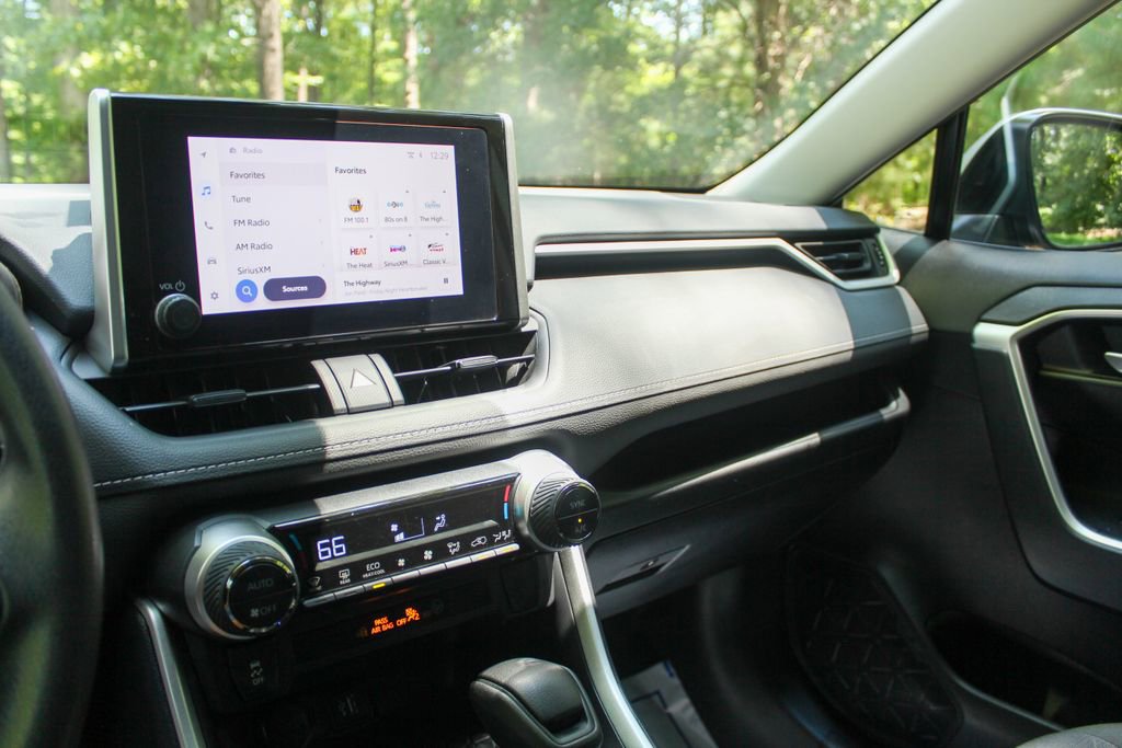 Used 2024 Toyota RAV4 XLE image 18