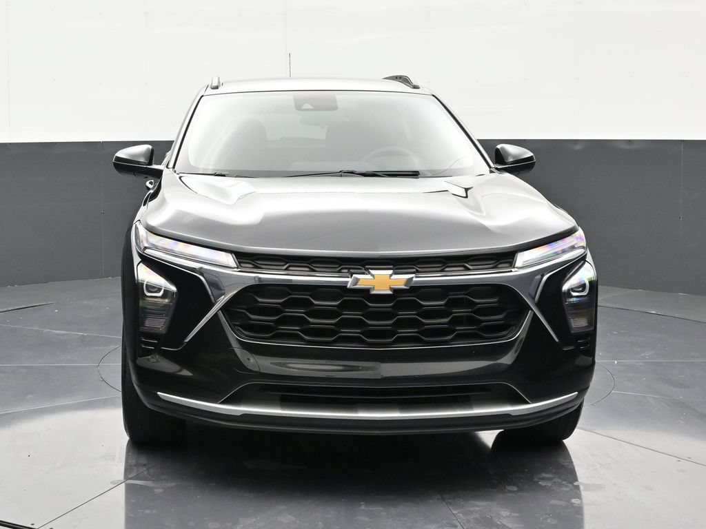 Used 2024 Chevrolet Trax LT FWD image 8