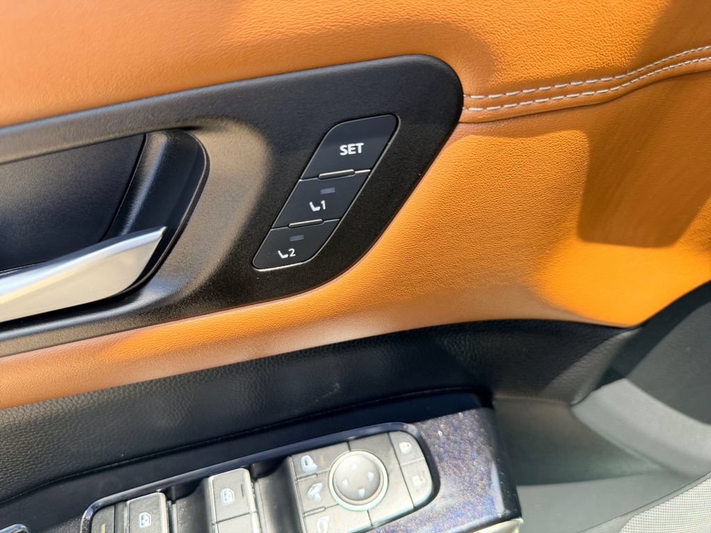 Used 2023 Nissan Pathfinder Platinum AWD/4WD image 16