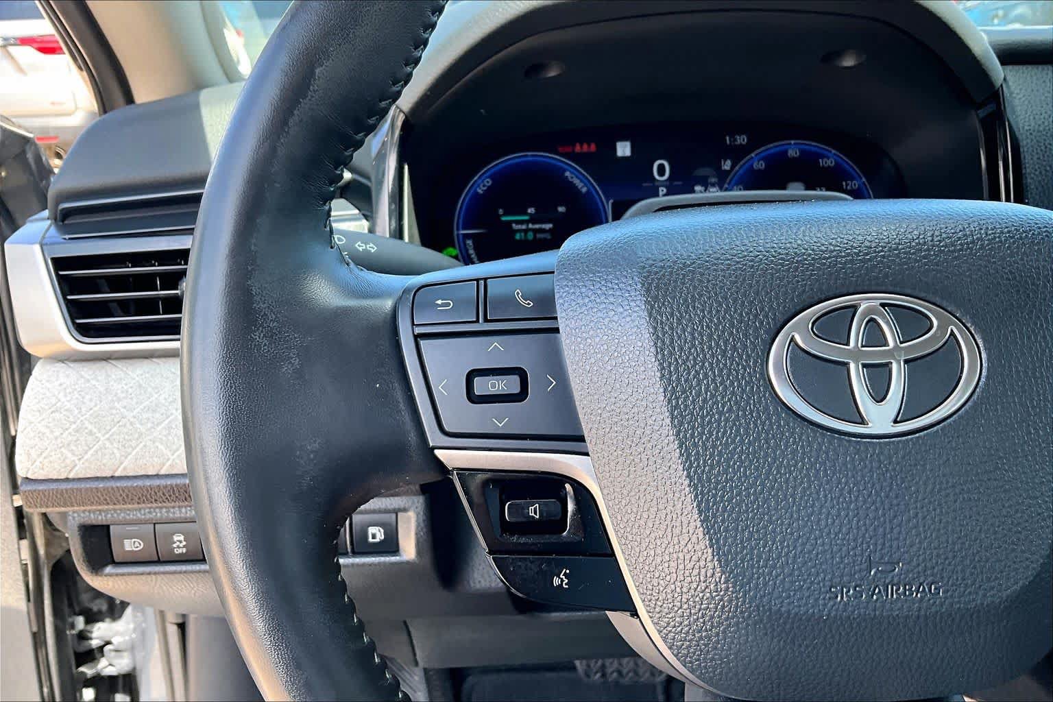 Used 2025 Toyota Camry XLE w/ Premium Plus Package FWD image 24