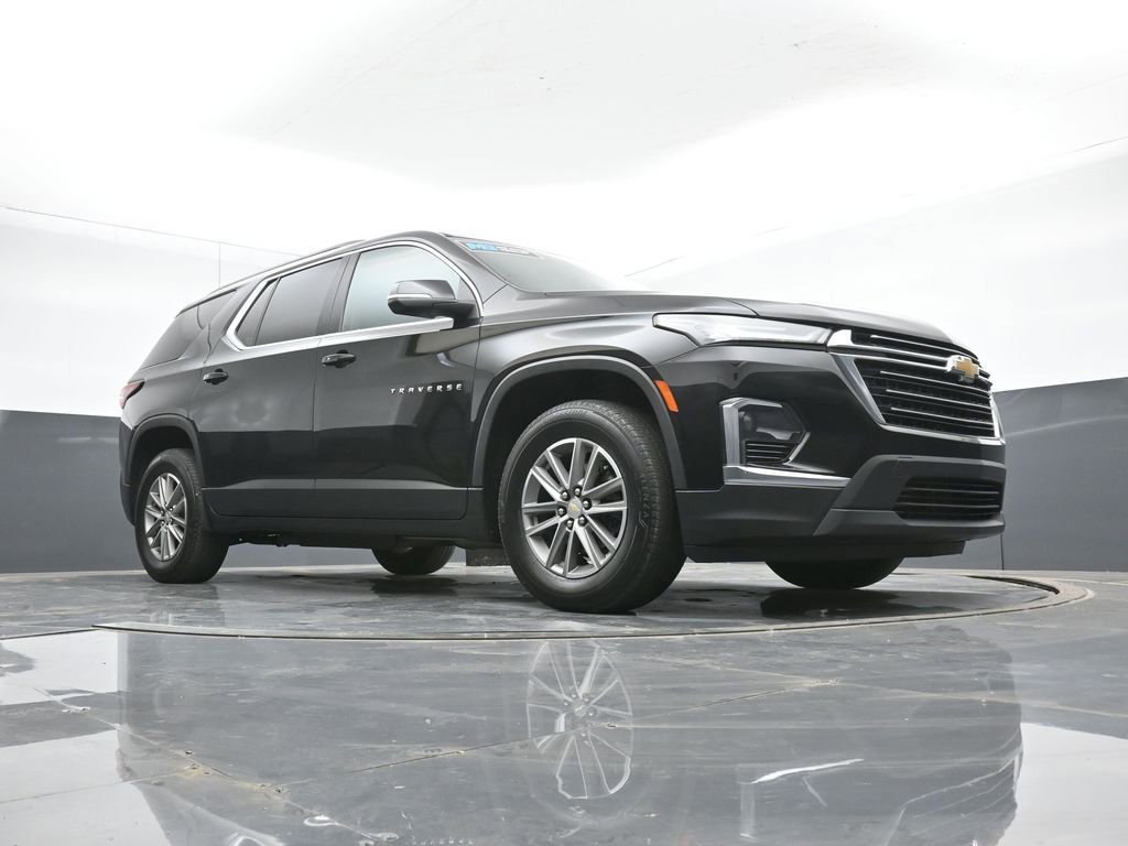Used 2023 Chevrolet Traverse LT image 48