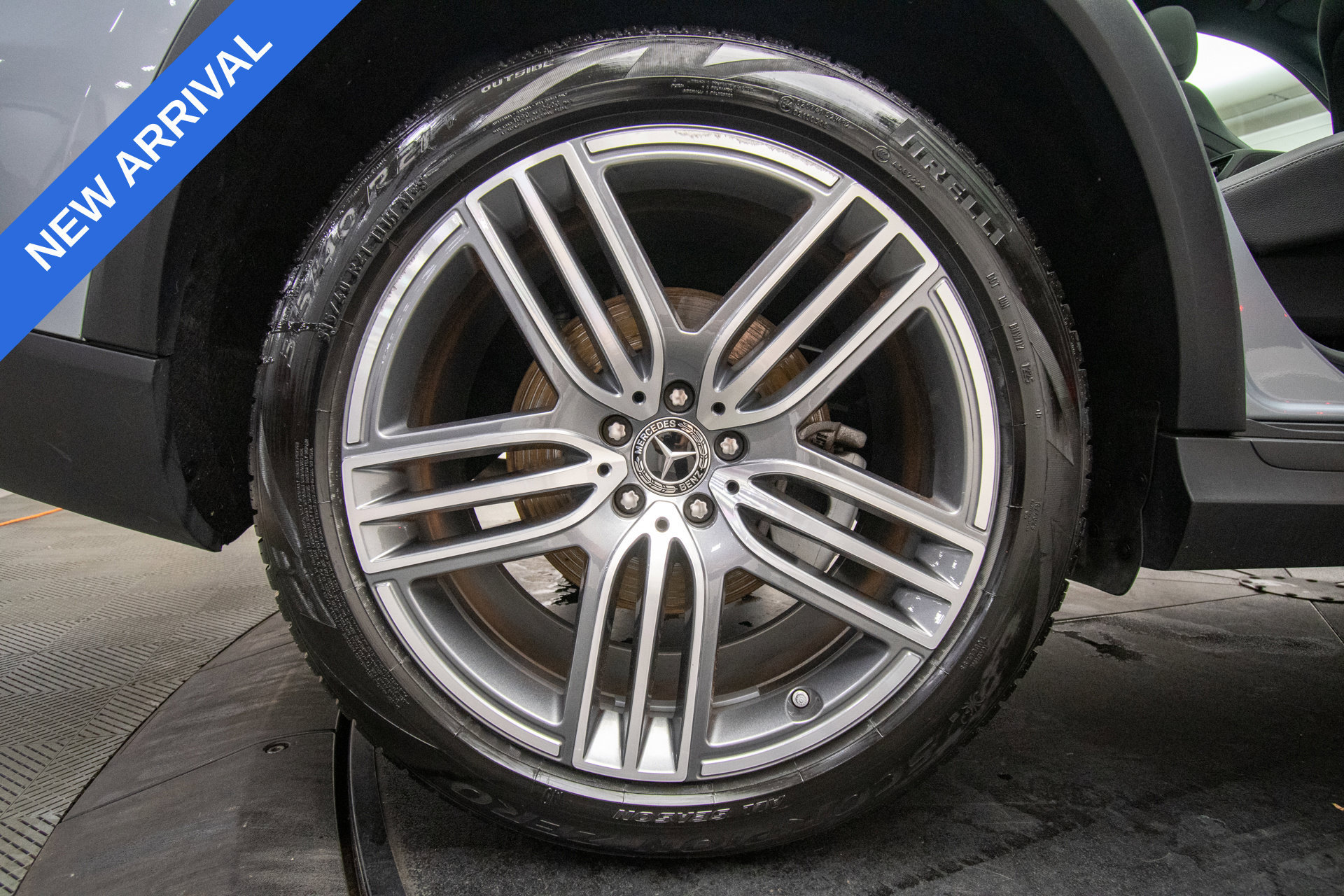 Used 2025 Mercedes-Benz GLS 450 4MATIC image 34