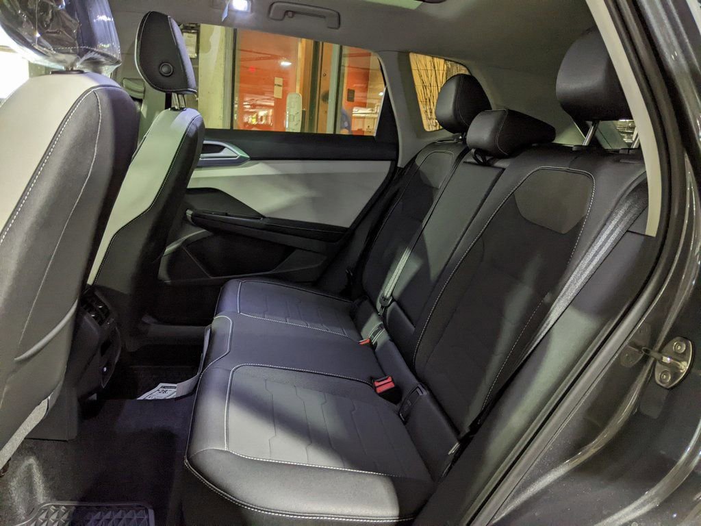 New 2025 Volkswagen Taos SE image 23