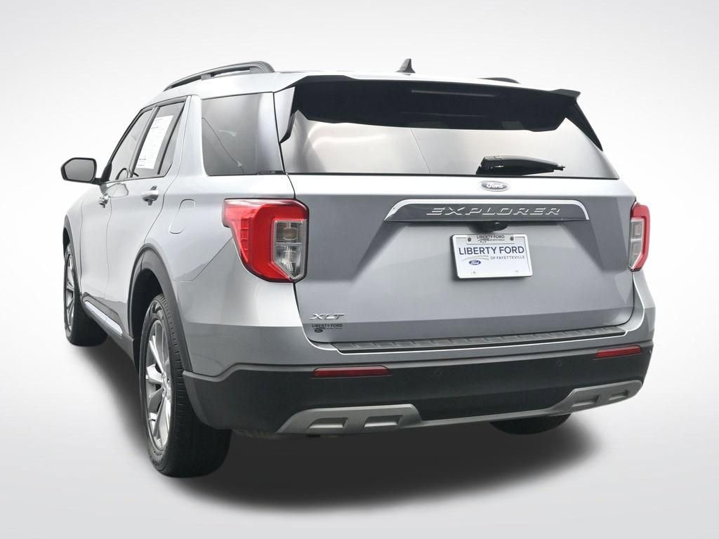 Certified 2023 Ford Explorer XLT w/ Equipment Group 202A RWD image 9