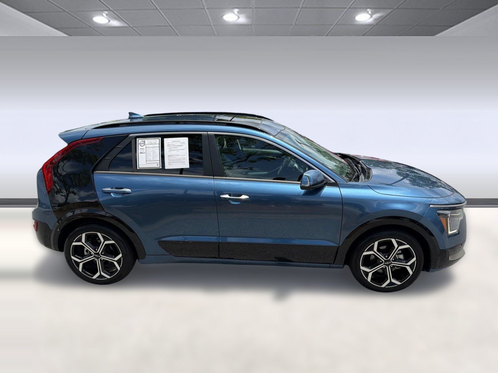 Used 2023 Kia Niro SX Touring FWD image 8