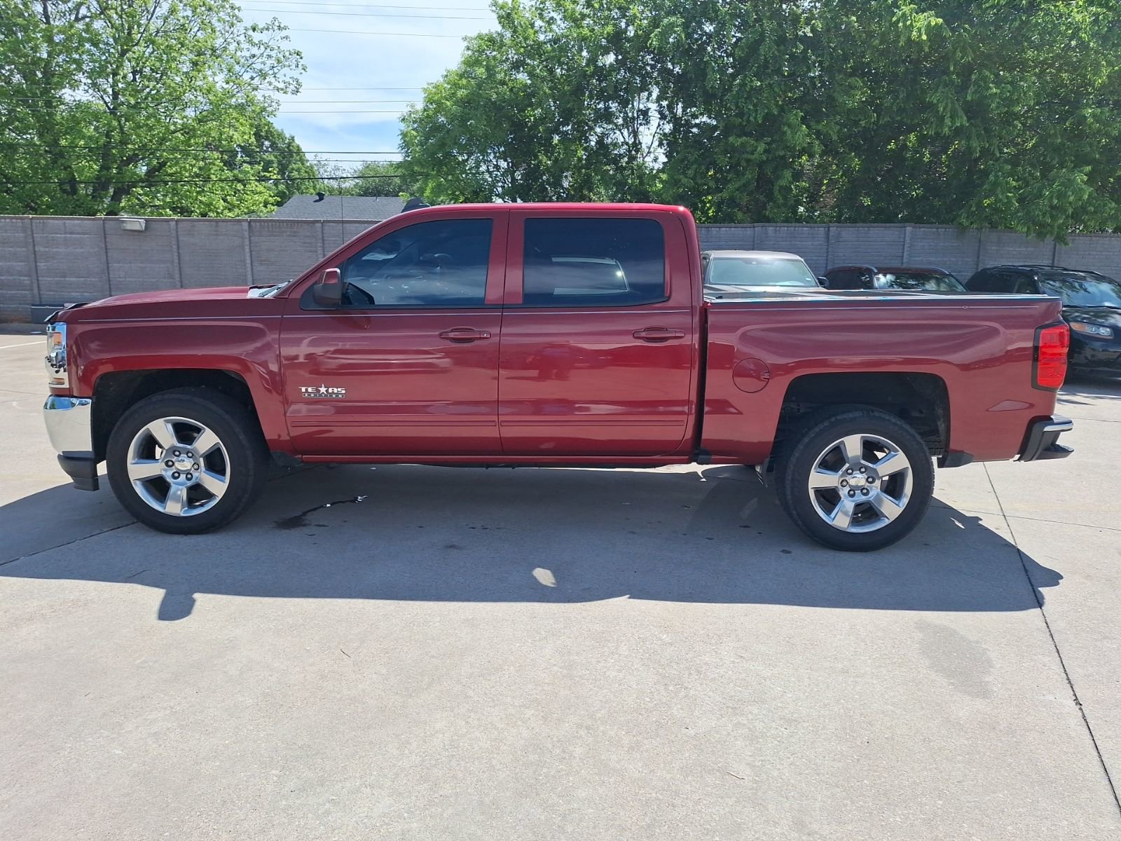 Used 2018 Chevrolet Silverado 1500 LT w/ Texas Edition RWD image 3