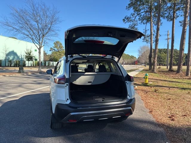 Used 2023 Nissan Rogue SL w/ SL Premium Package image 18