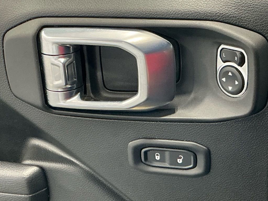 Used 2022 Jeep Wrangler Unlimited Sport image 17