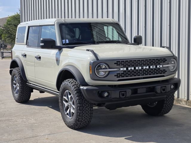 New 2025 Ford Bronco Badlands video 2