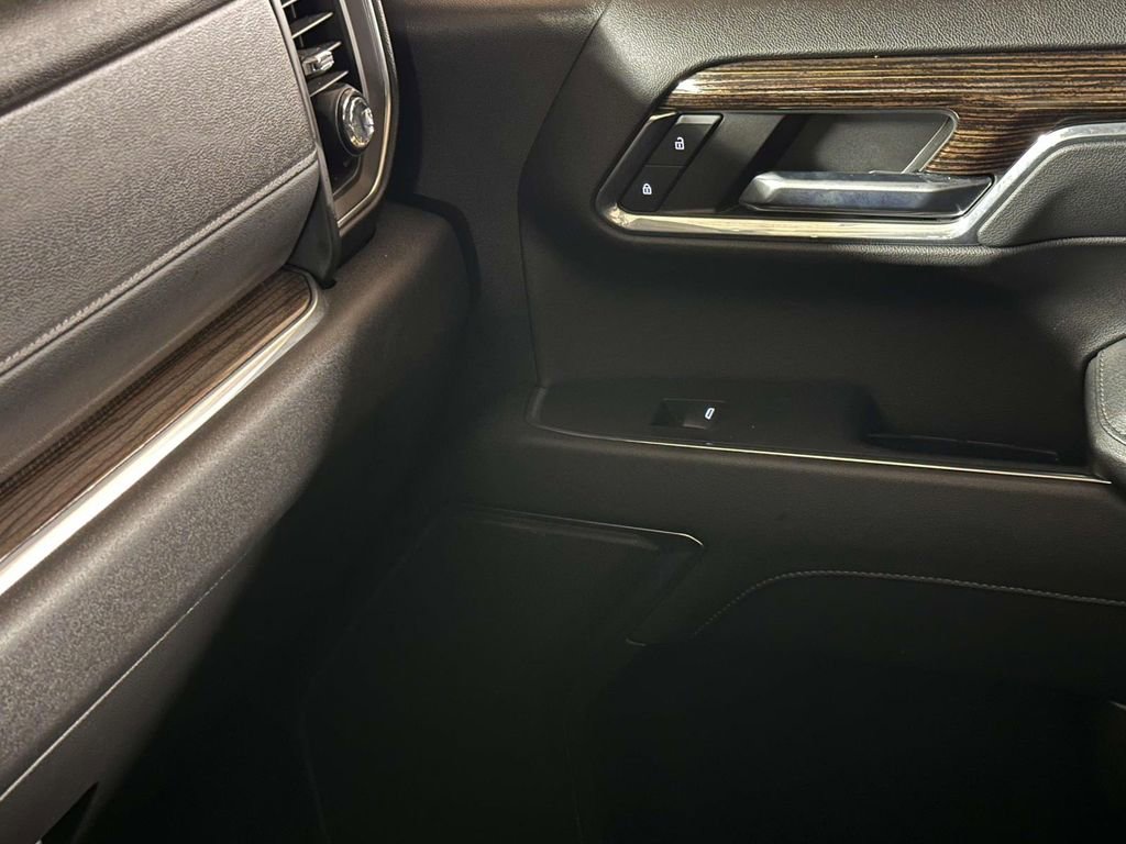 Used 2024 GMC Sierra 1500 Elevation image 25